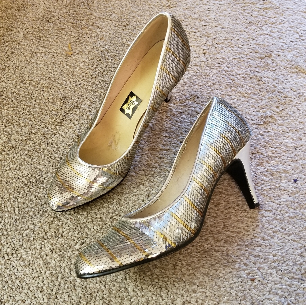 Vintage Mochi silver and gold sequin heels sz 6
